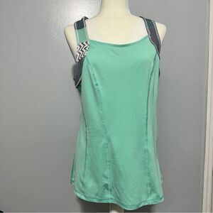 Reebok Playdri multi color active top with built in bra size XL
